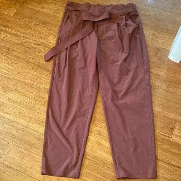 Athleta skyline Pant II - women’s size 12 - belted - great condition - rust - Picture 1 of 7